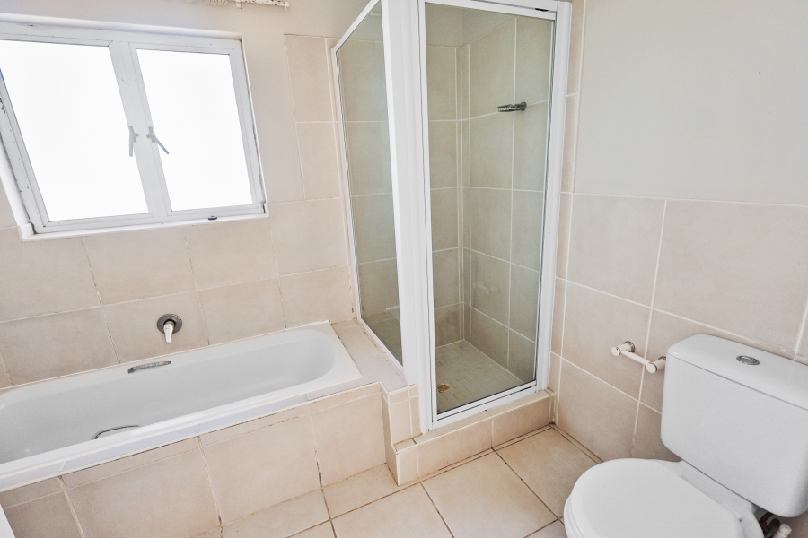 To Let 3 Bedroom Property for Rent in Beacon Bay Eastern Cape